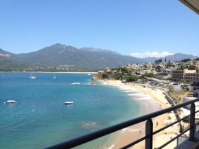 SUPERBE APPARTEMENT SUR PLAGE VUE PARADISIAQUE PIEDS DANS L'EAU